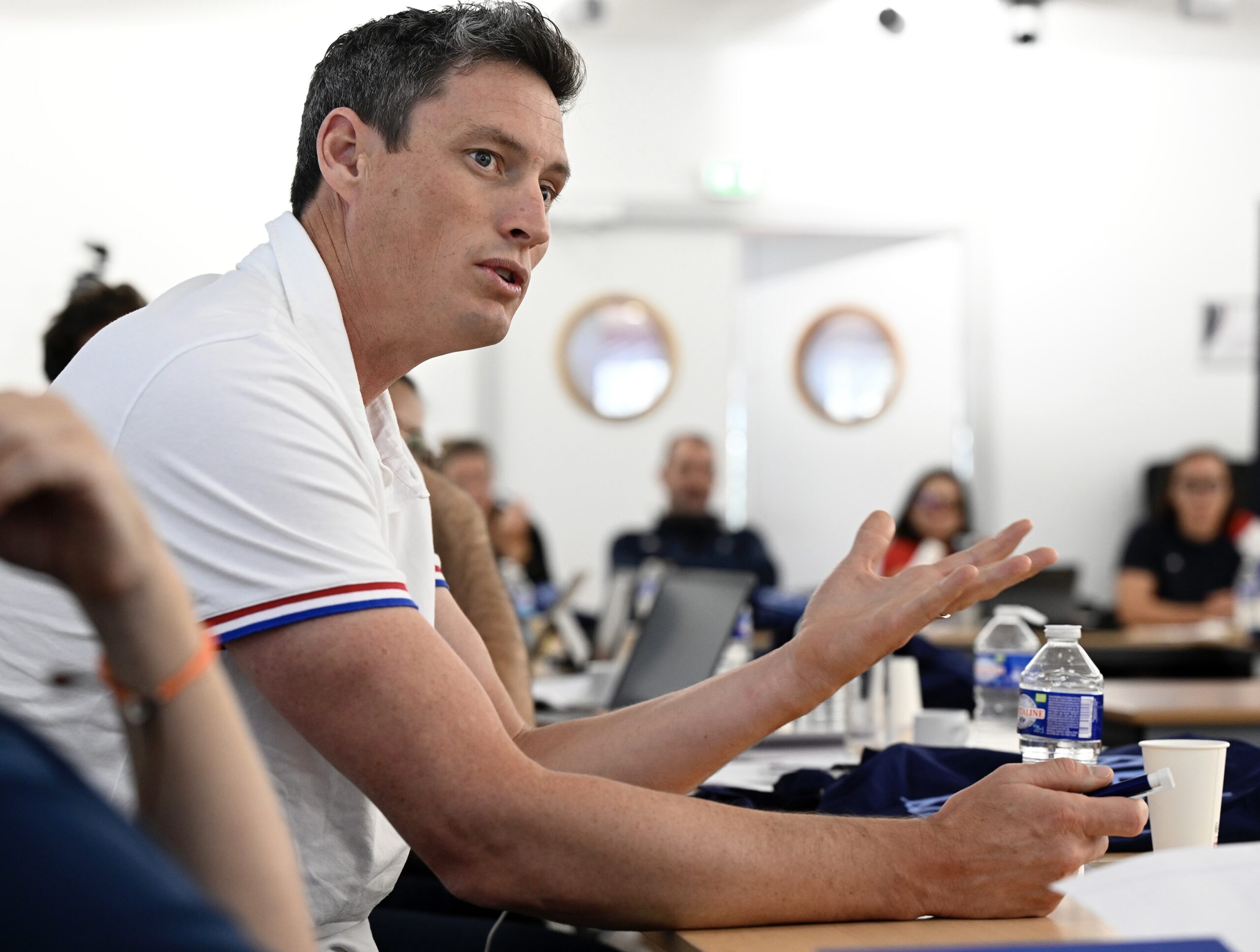 photo coaching 2 La-poignee-de-main-de-ben-ainslie-vaut-de-l-or-depuis-bien-longtemps-depuis-hier-celle-de-jonathan-lobert-est-en-bronze-photo